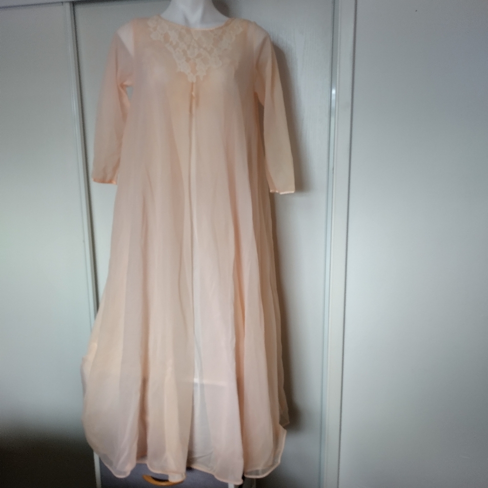 HOLLYWOOD VASSARETTE VINTAGE Peach Sheer Lacy Peignoir Set size 32